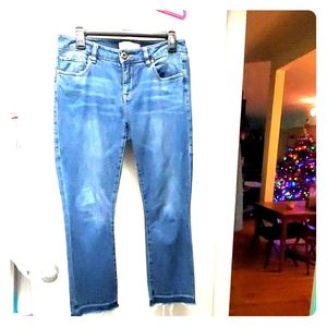 KICK-IT CROP JEANS